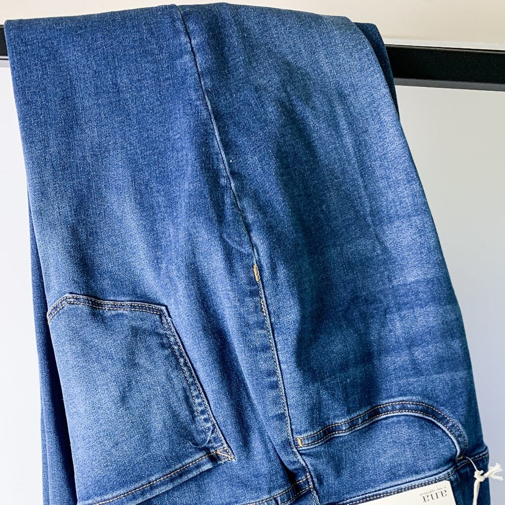 A New Approach (a.n.a.) High-Rise Women’s Jeggings